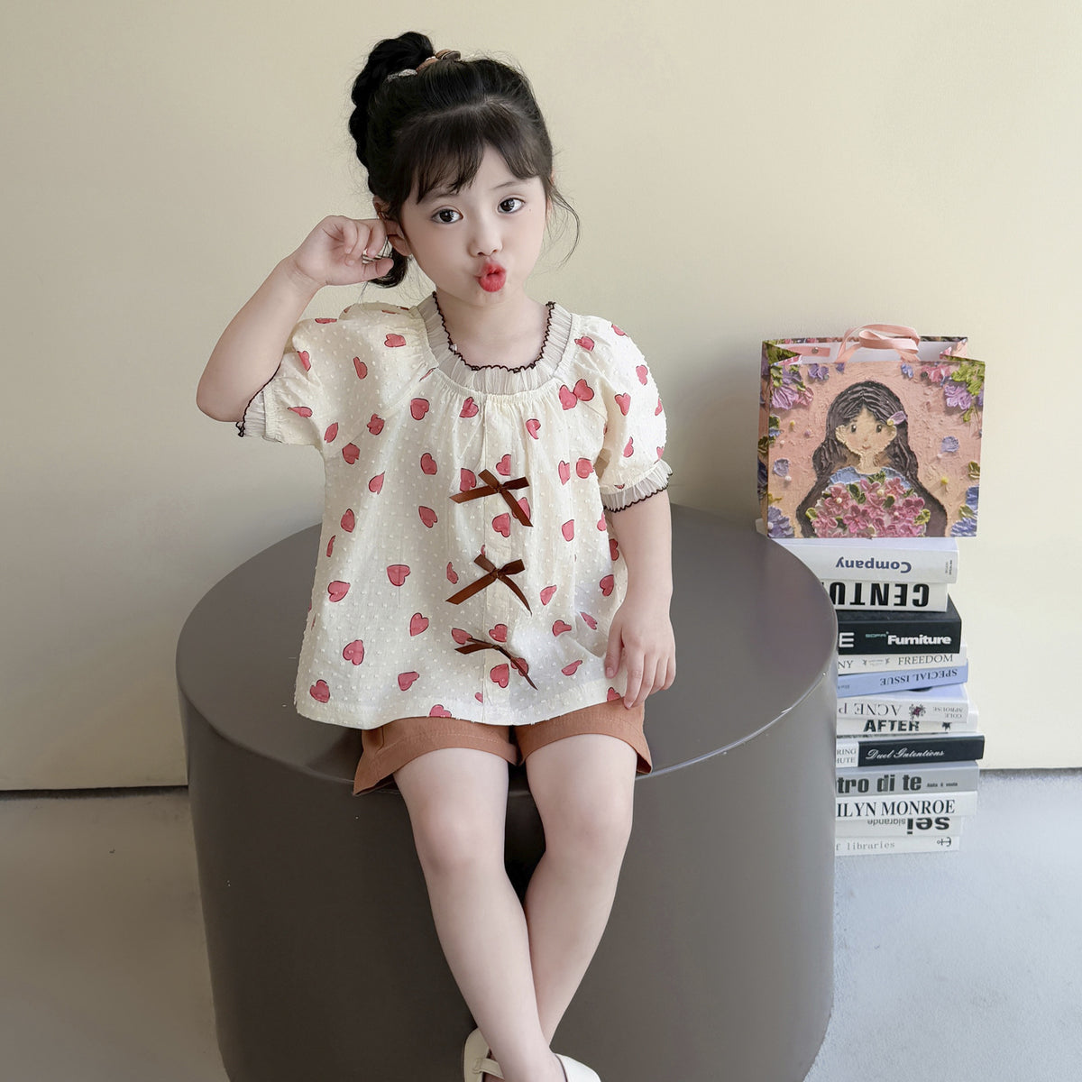 Love short sleeved shorts two-piece set