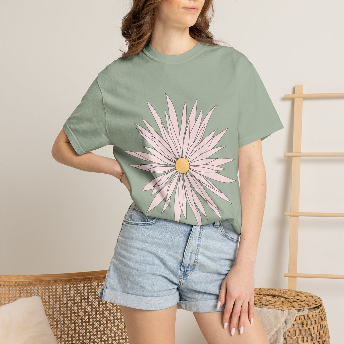 Pink Daisy Graphic T-Shirt