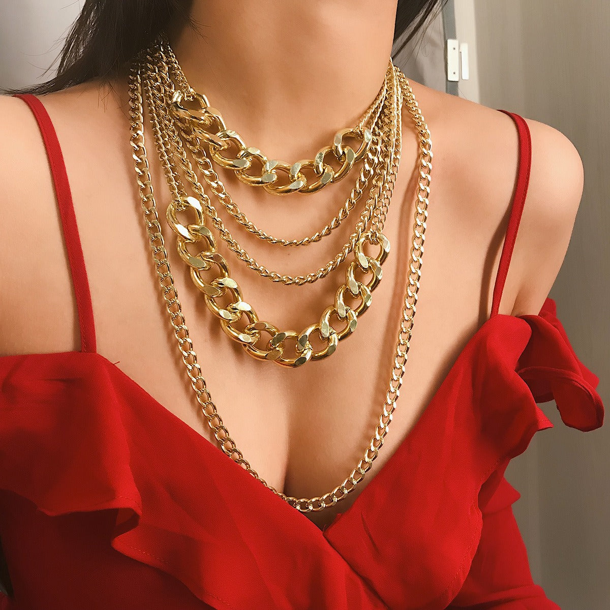 Chunky women's chain necklace